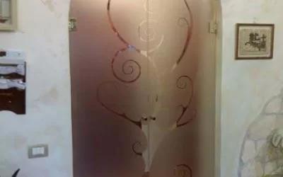 Realizzazione di incisioni su vetro